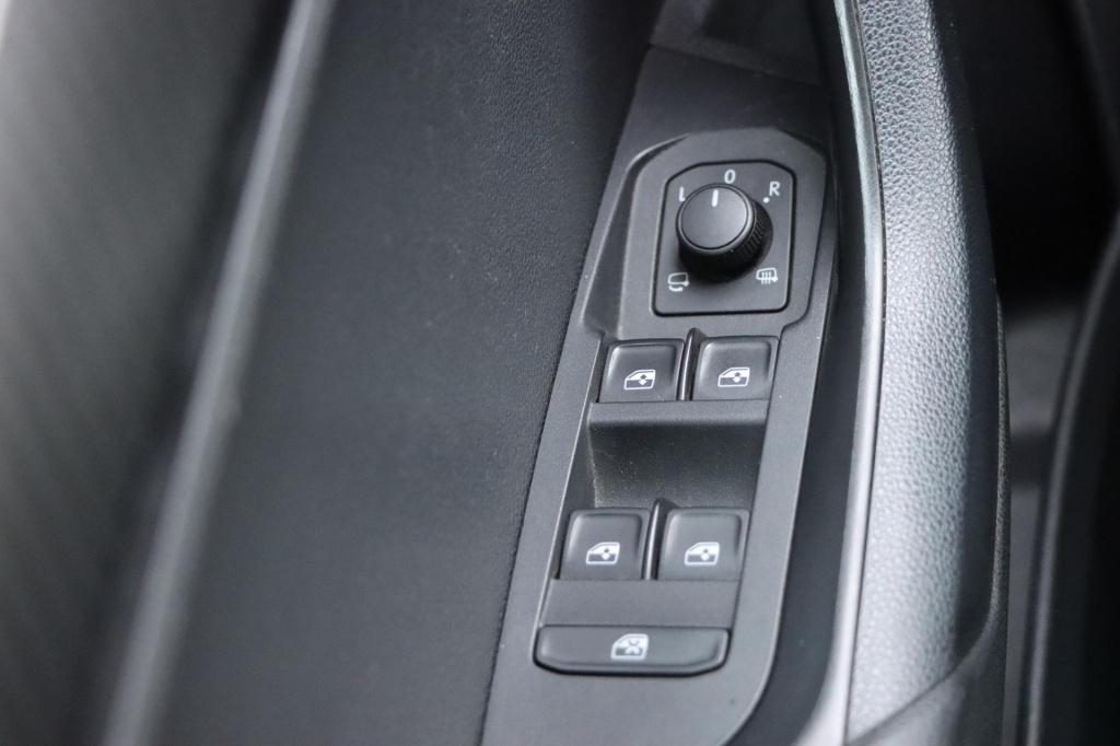 Skoda Karoq 1.5 tsi act style 150pk dsg7 | stoel voor+ achter verwarming | 