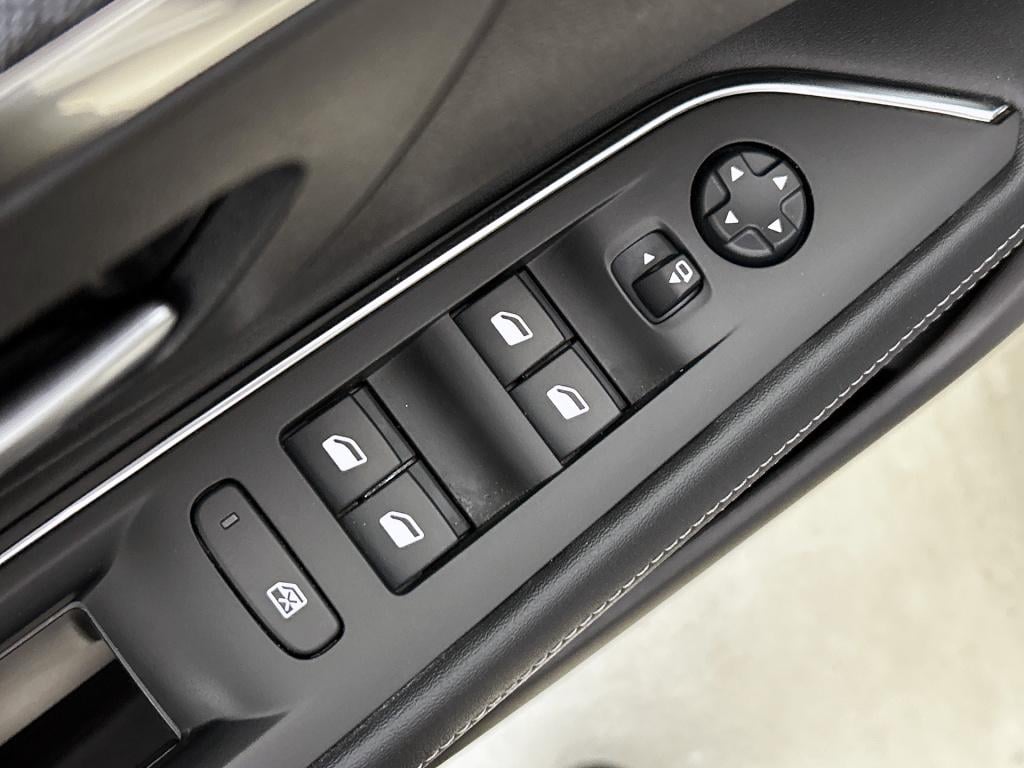 Peugeot 3008 130 pk blue lease premium | rijklaar | trekhaak