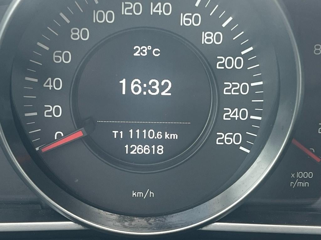 Volvo V40 2.0 t2 momentum, navi, afn. trekhaak enz...