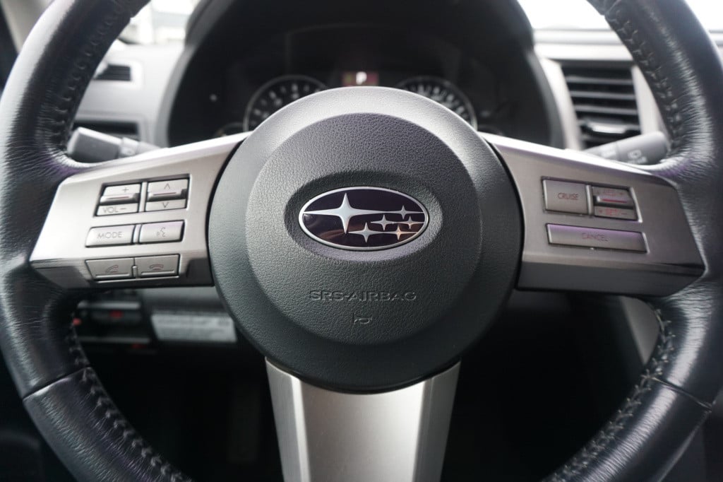 Subaru Legacy touring wagon 2.0i intro automaat - climate / navi / cruise /