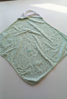 Wikkeldoek baby met uitsparing voor gordel