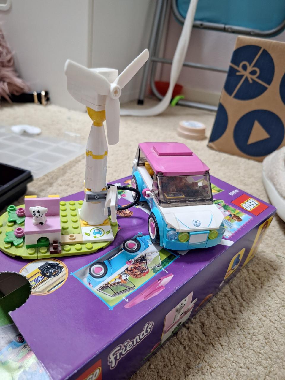 Lego Friends 41443, Olivia's elektrische auto, Leeftijd 6+