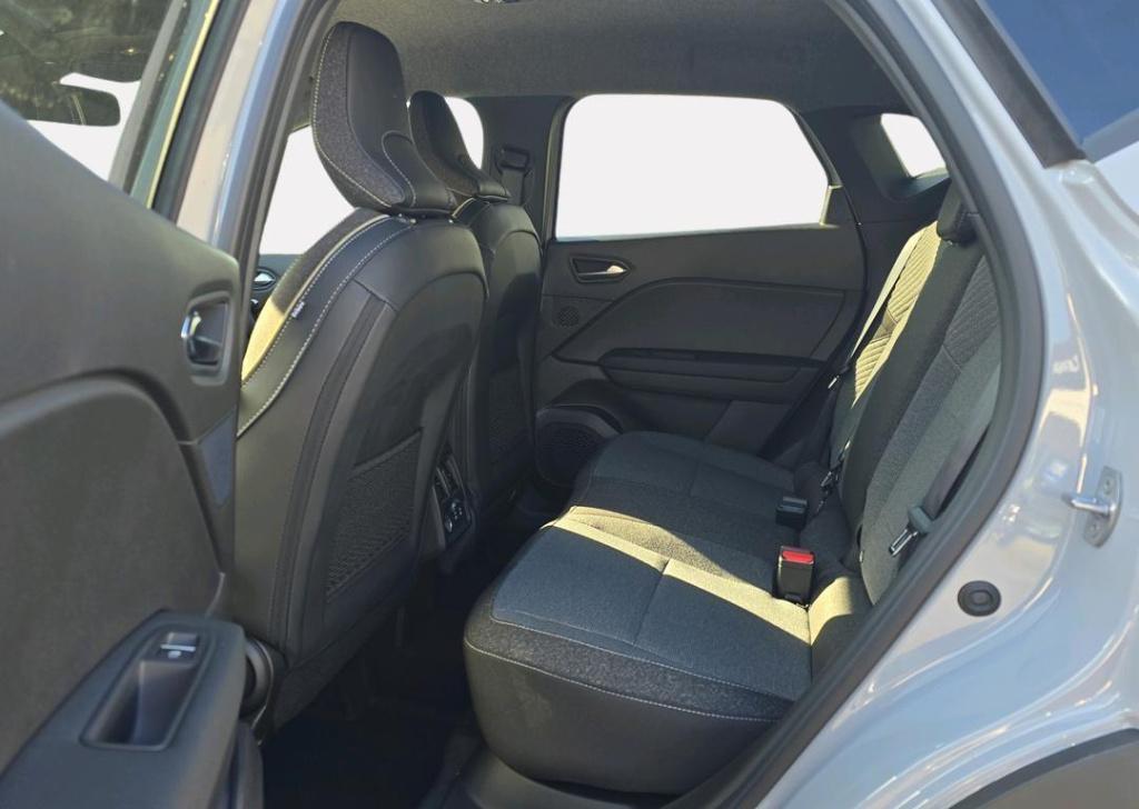 Renault Captur 1.8 e-tech full hybrid 160 techno - two-tone kleurstelling /