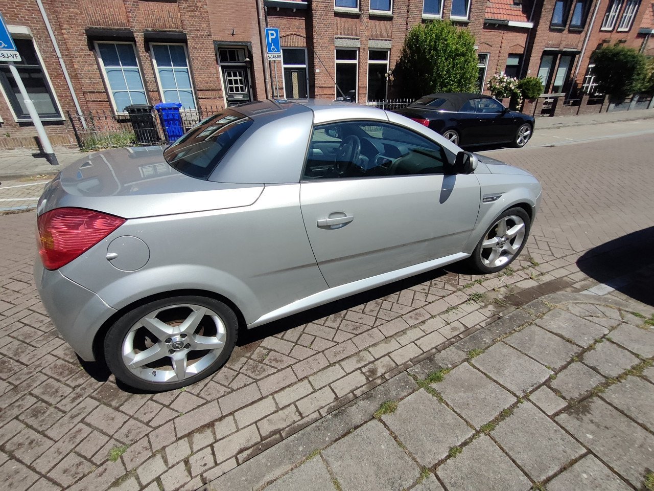 Opel Tigra 1.8 16V Twintop 2005 Grijs