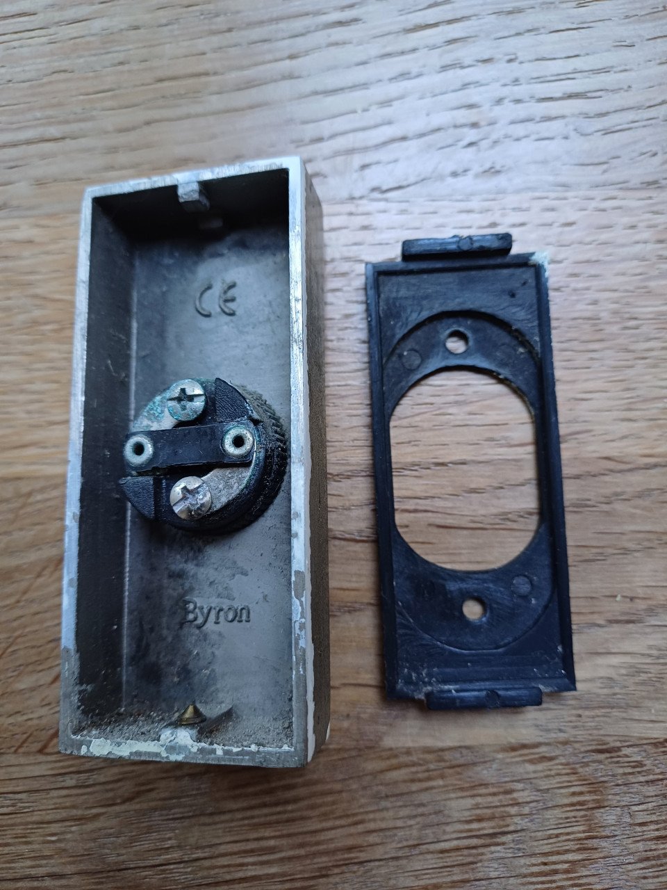 DEURBEL BYRON rvs bedraad + ontvanger met 3 nwe batterijen