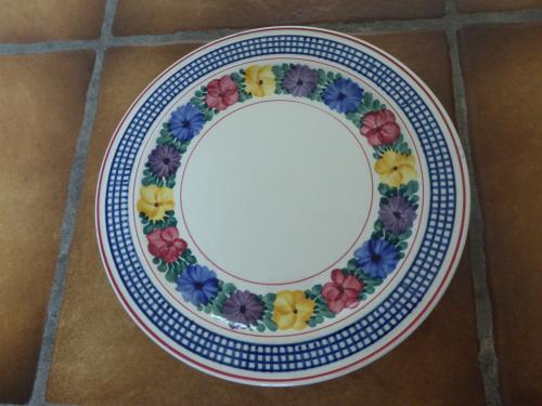 Antiek bord Goslar, Villeroy en Boch. Doorsnede 20 cm.