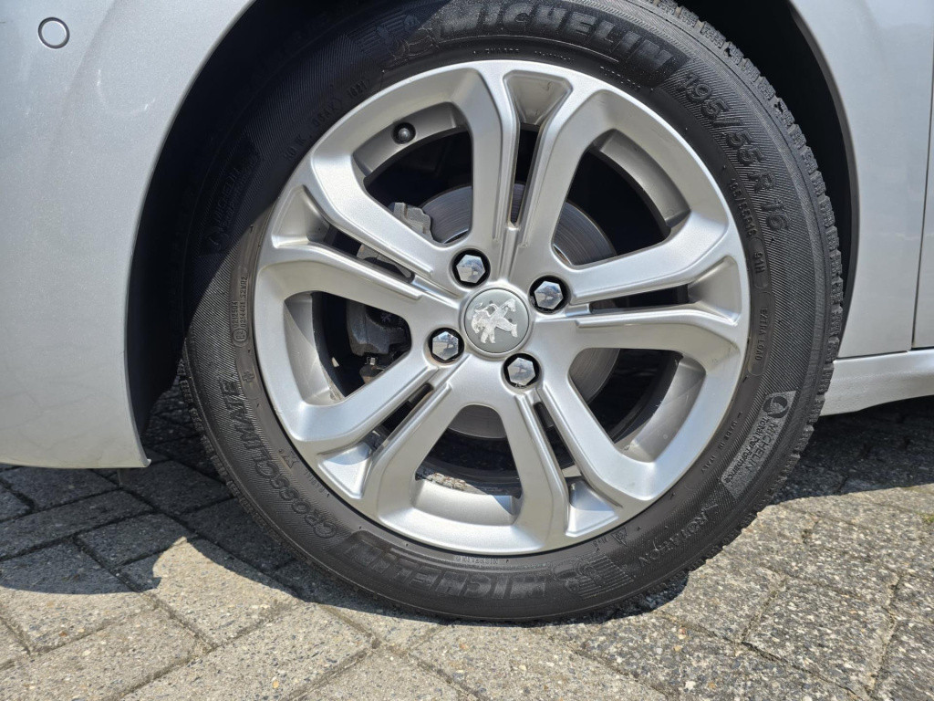 Peugeot 208 1.2 puretech allure
