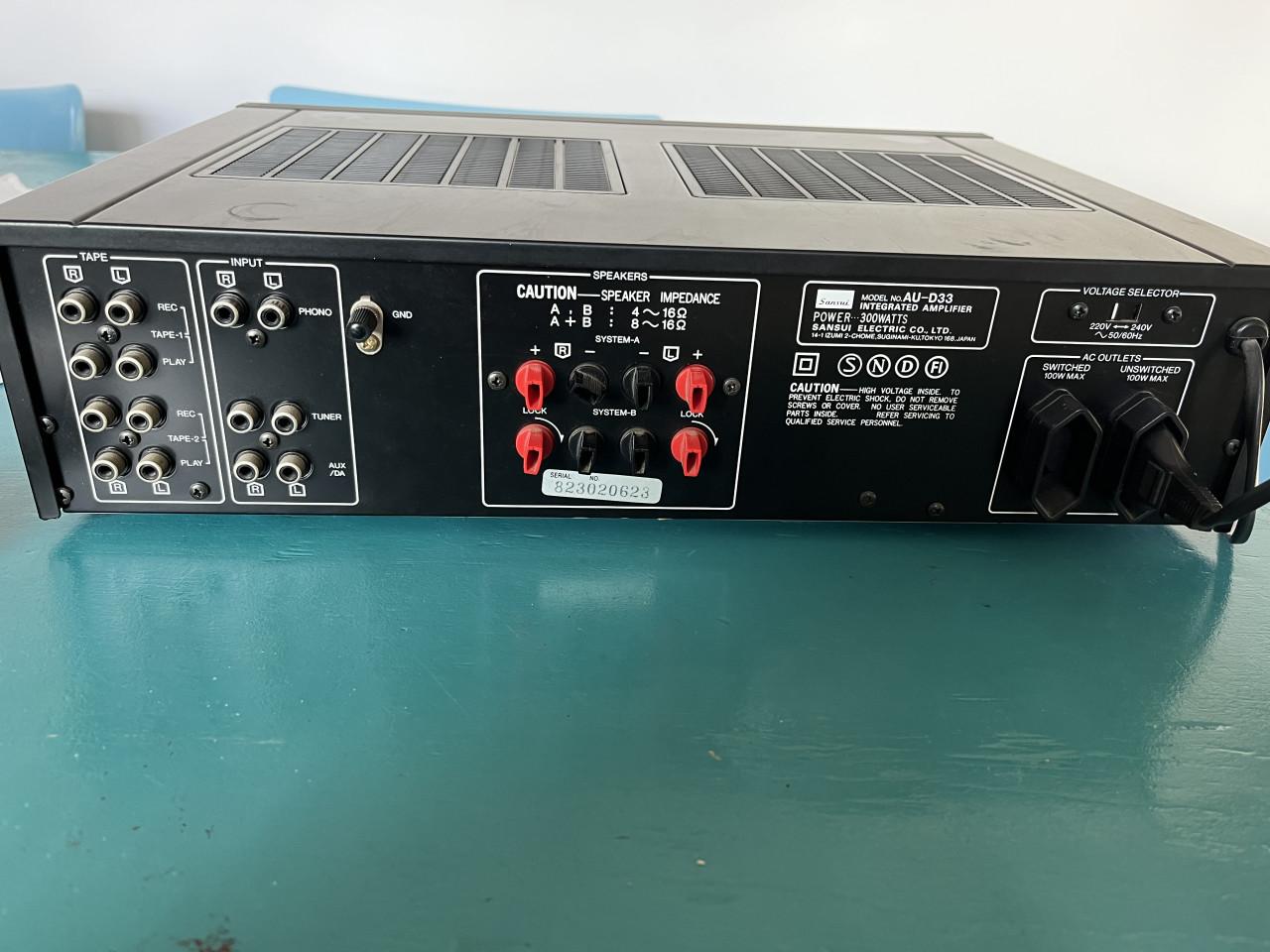Retro Sansui versterker