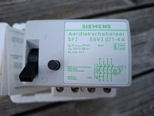 TE KOOP Siemens Aardlekschakelaar 25A 4-polig 30mA