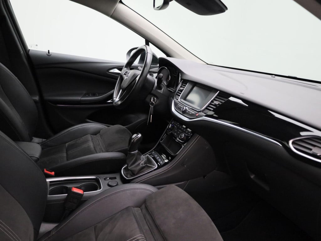 Opel Astra 1.2 elegance | lmv | parkeer sensoren | camera | half leder | cl
