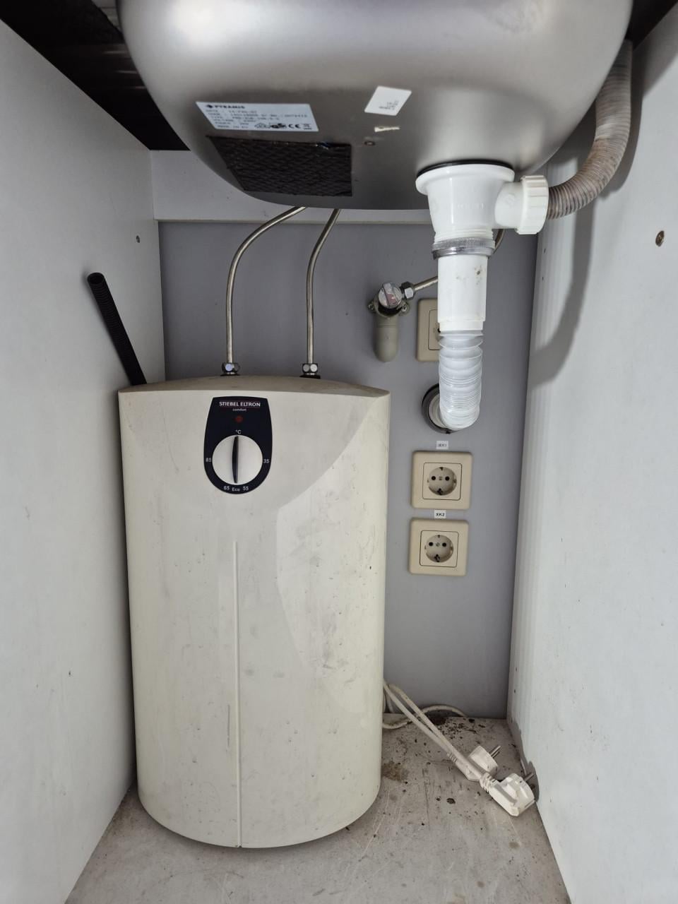 Kantoorunit / bouwkeet / woonunit met keuken en toilet 6x3m