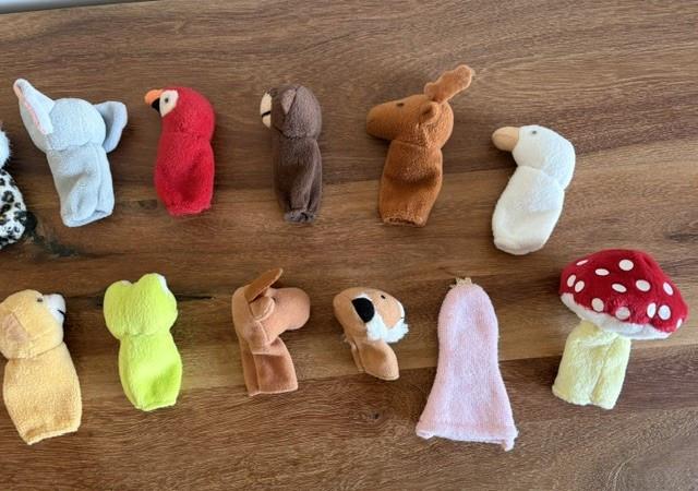 Set van 14 verschillende vingerpoppetjes | o.a. van Hema