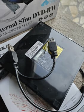 Nieuwe Asus. ASUS SDRW-08D2S-U Externer 8-Fach Slim Dvd Brenner Cyberlk