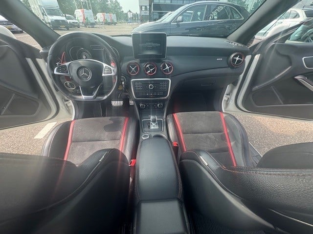 Mercedes-Benz Cla amg 45 4matic l 361 pk l dealer onderhouden l panoramadak