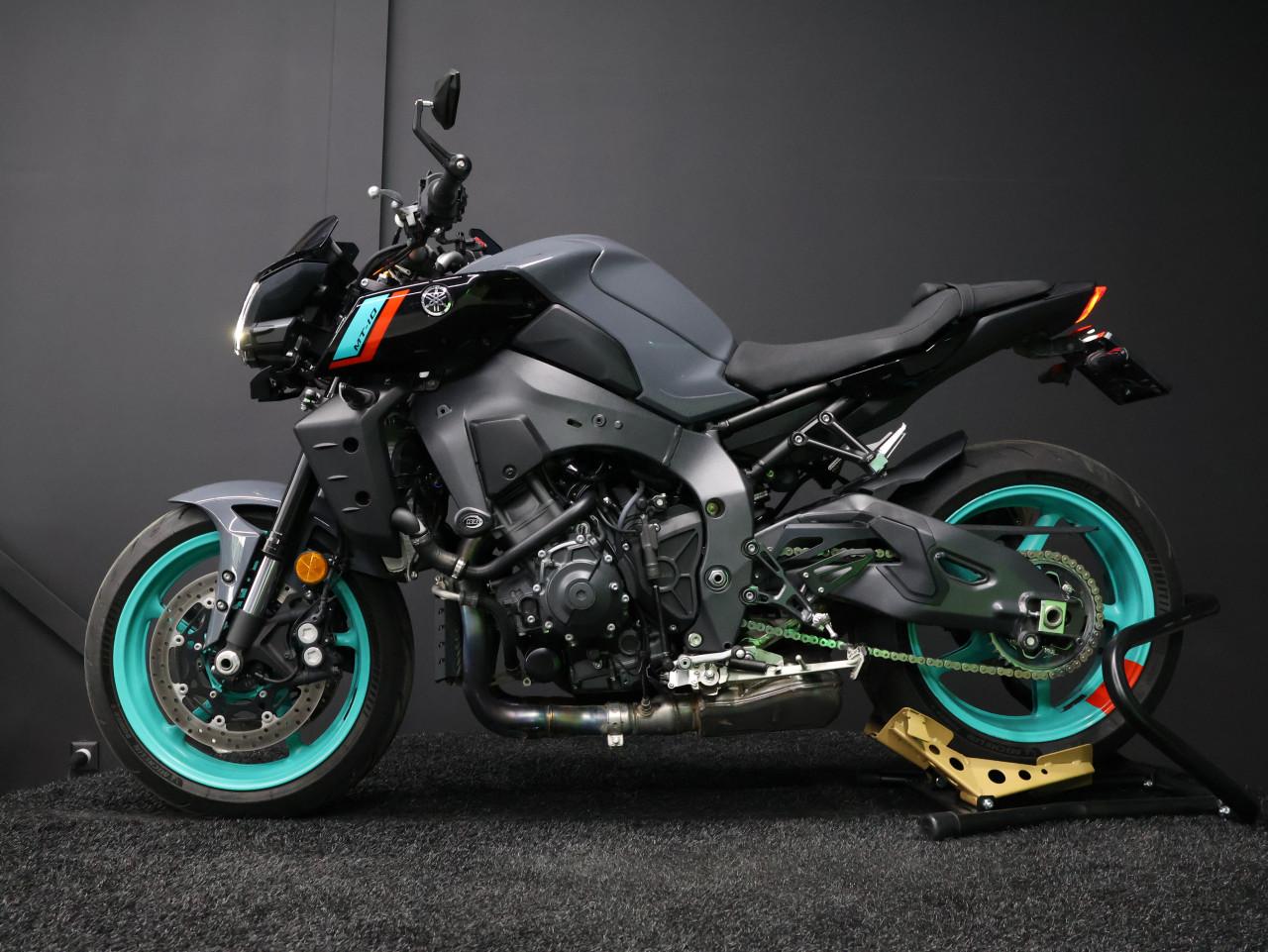 MT 10 ABS | Akrapovic