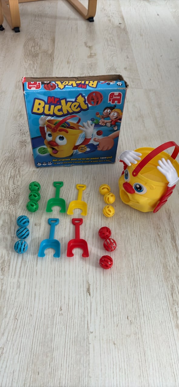 Mr. Bucket spel