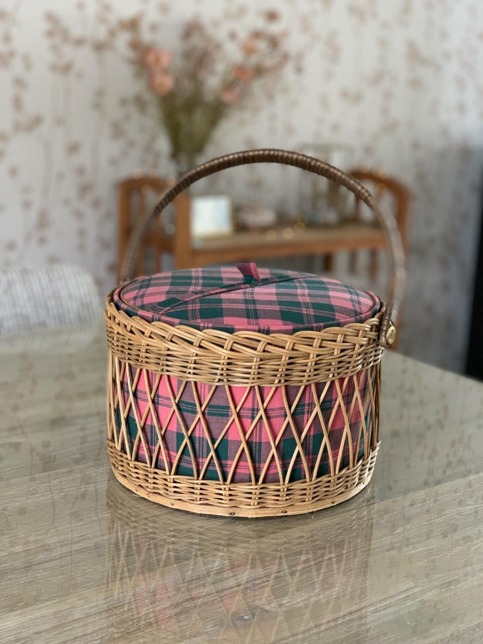 ✨Onwijs Leuke Vintage Naaimand in Zeer Goede Staat✨