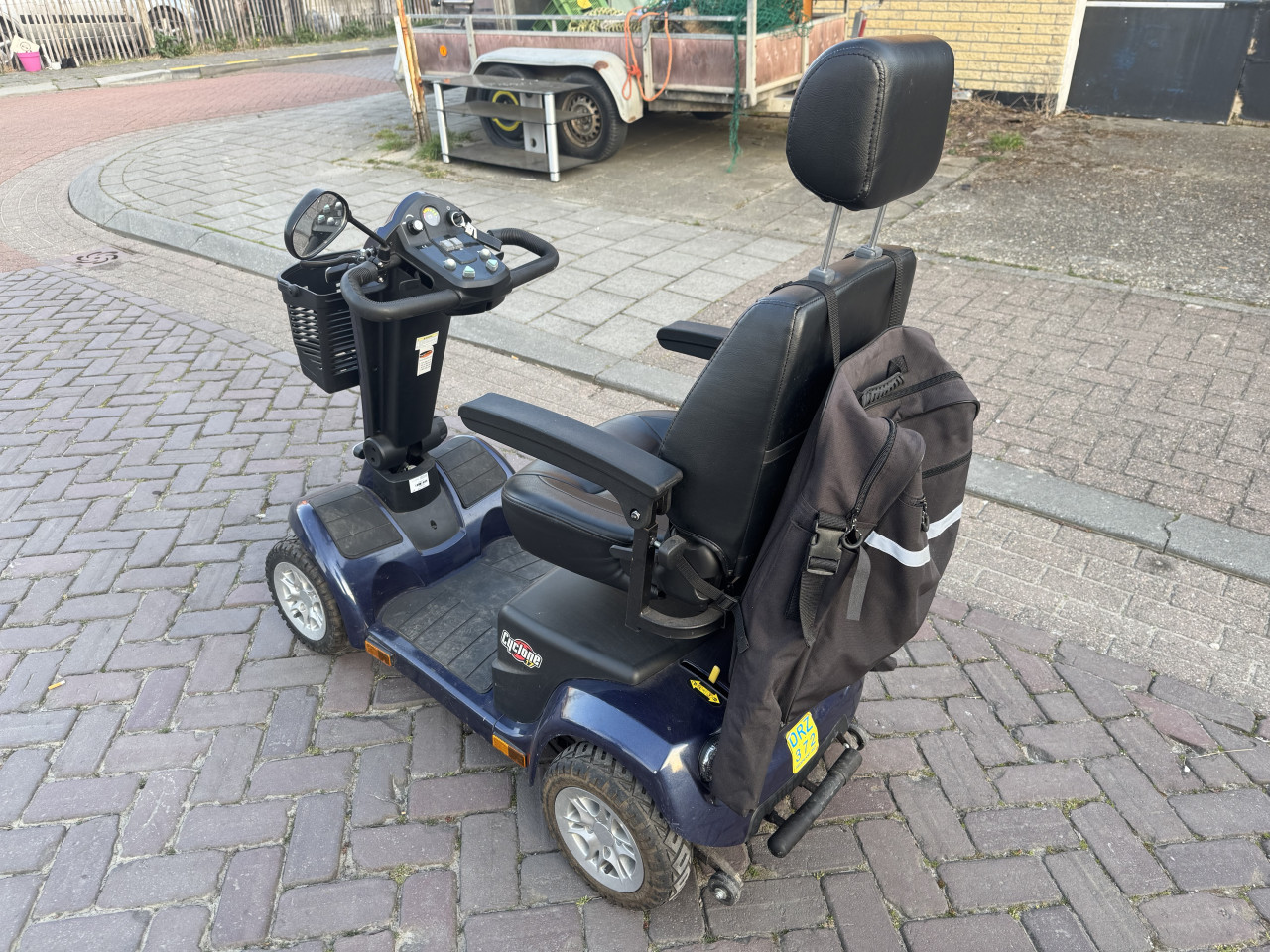 Goed werkende scootmobiel met 4 wielen!