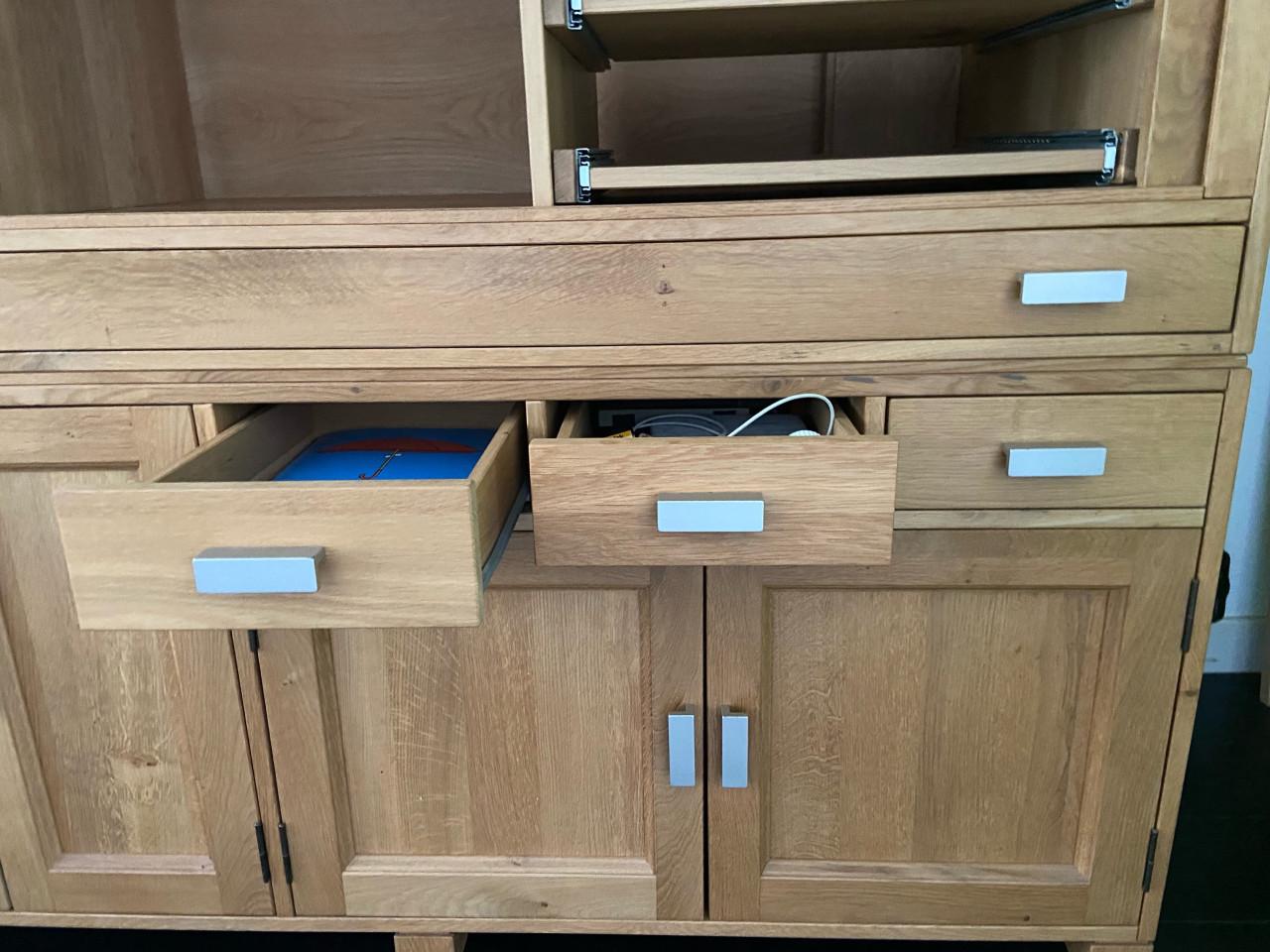 Kast massief licht eiken (Portegies Meubelfabriek)