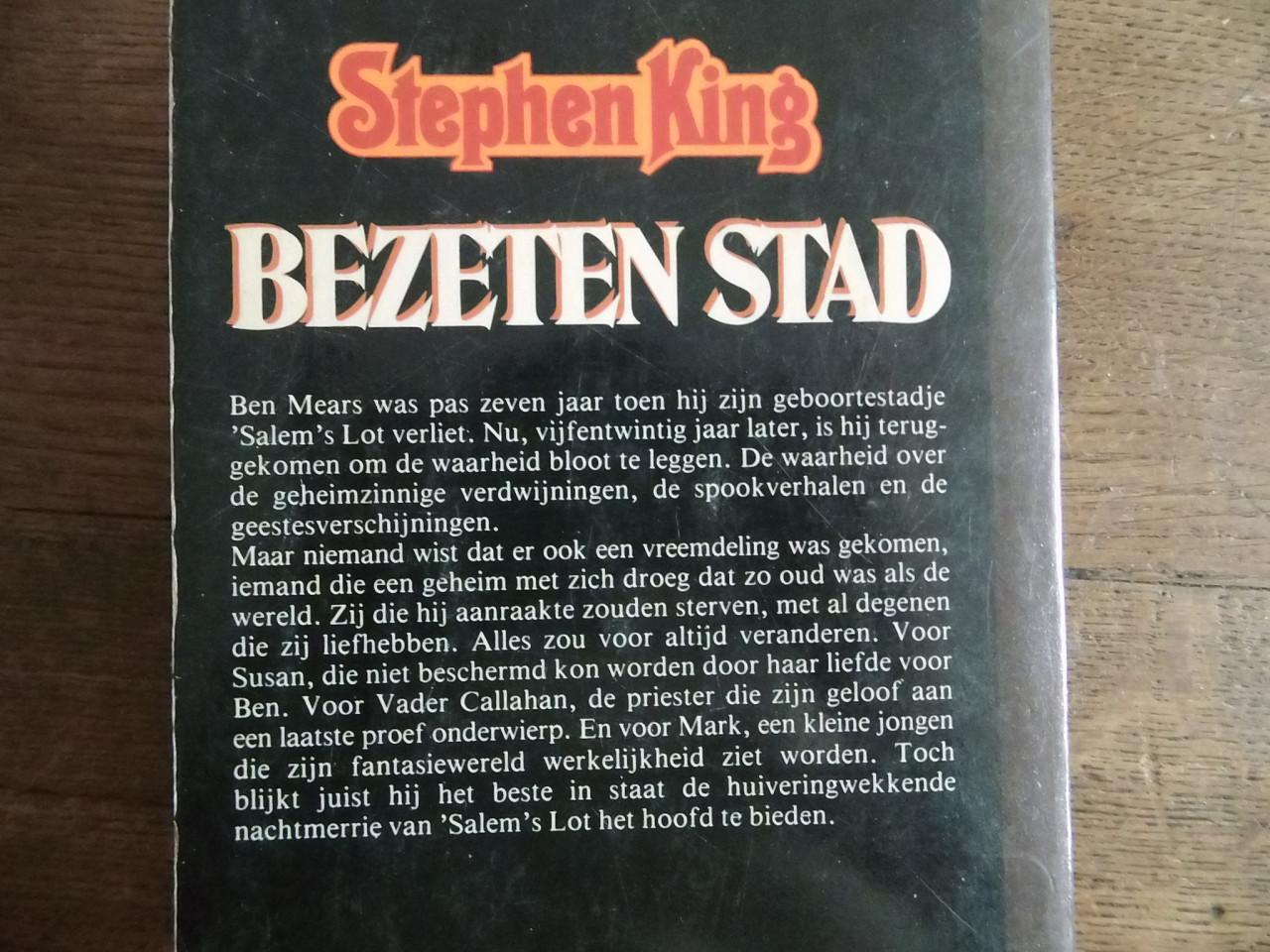 De Bezeten Stad- Stephen King.