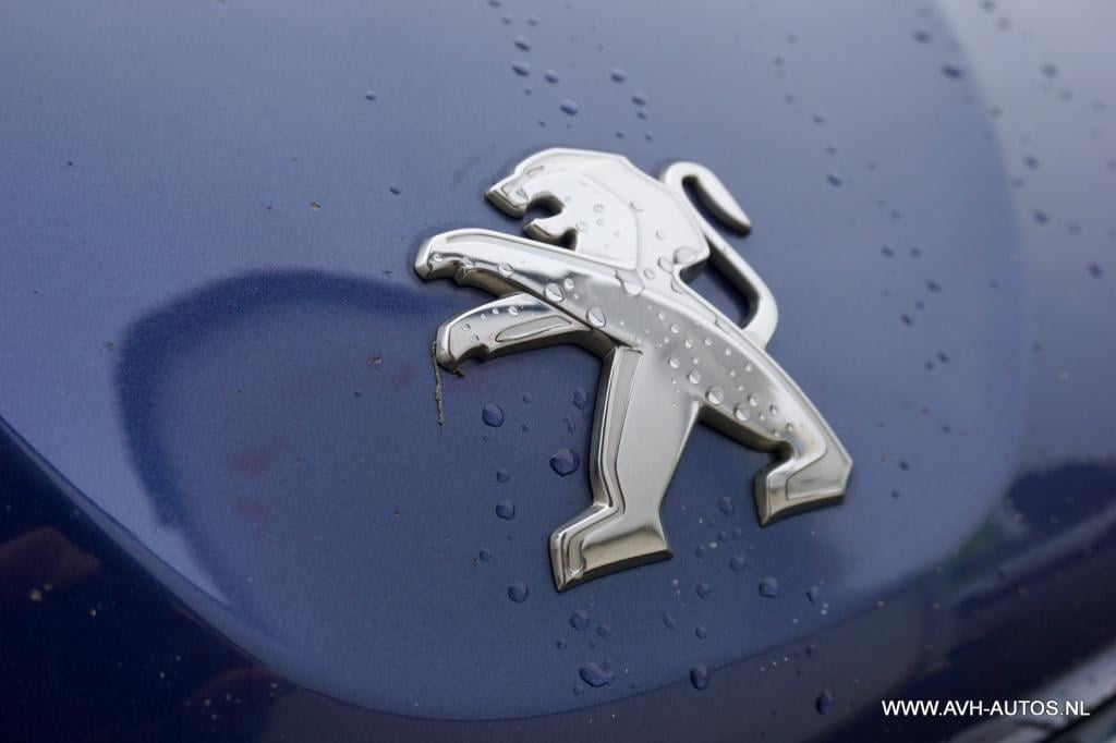 Peugeot 208 1.2 puretech blue lion