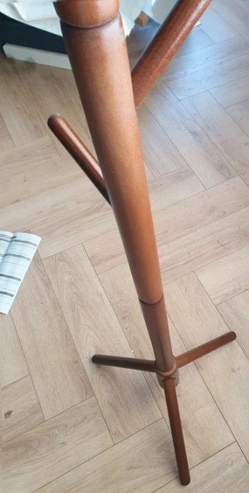 Bayt staande kapstok – 8 haken | bruin | Houten garderoberek | nieuw