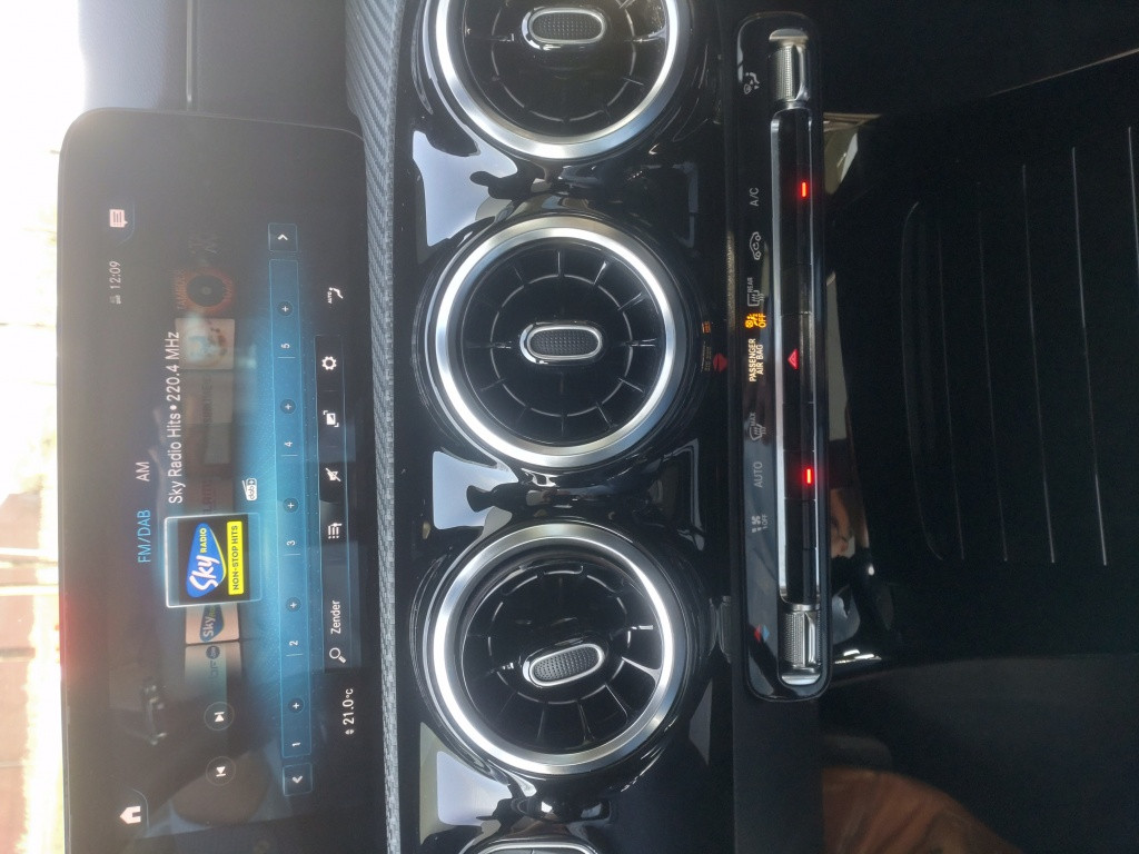 Mercedes-Benz Cla shooting brake 180 business sol. | automaat
