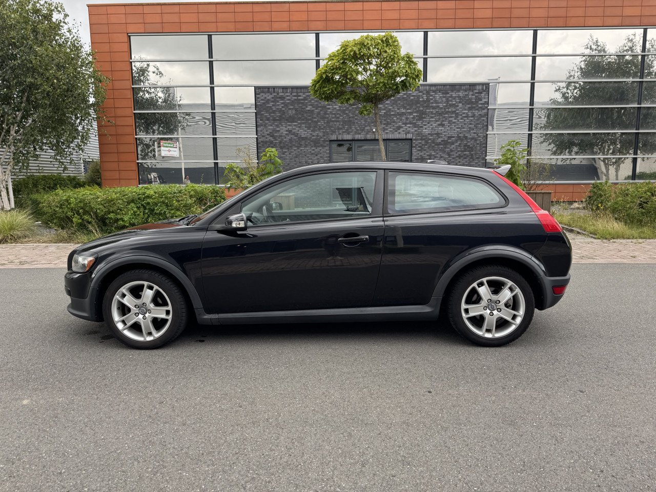 Volvo C30 momentum 1.8 benzine met nieuwe APK!
