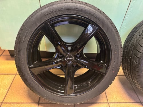 Nieuwe Borbet 17 inch T black velgen met nieuwe banden