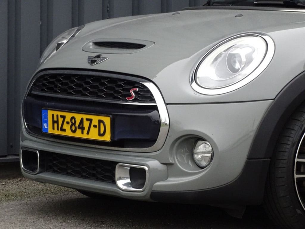 Mini Cooper mini 2.0 serious business 5-deurs | led | navi | 18"