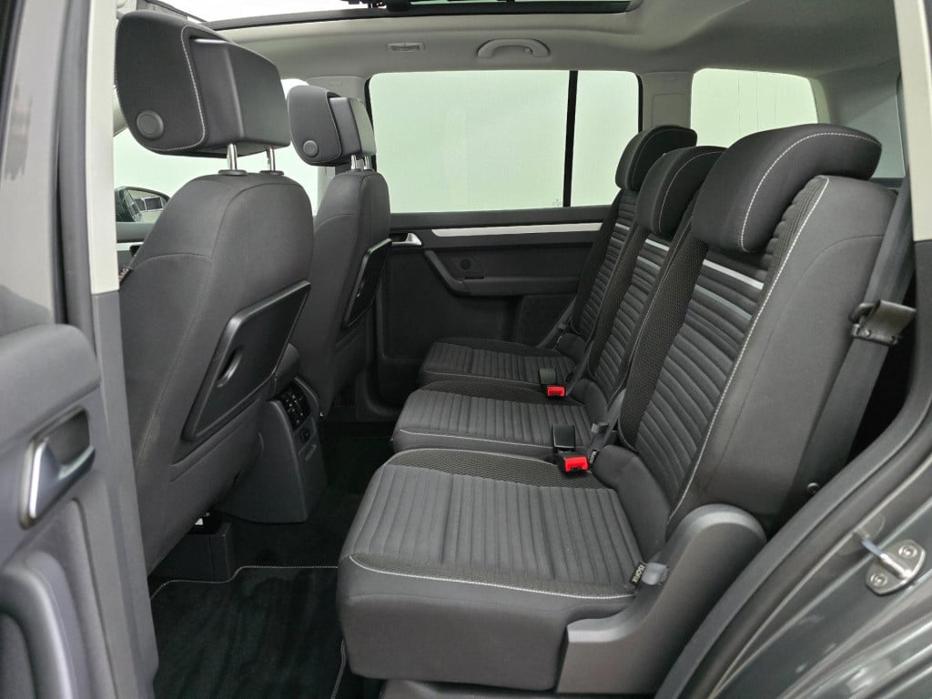 Volkswagen Touran occasion 1.4 tsi 5 persoons met panoramadak en grote koff