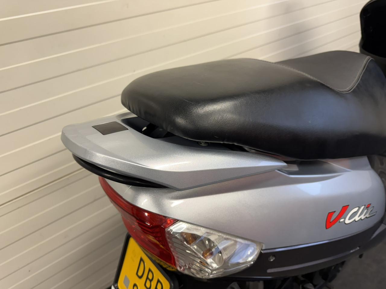 Nette en goed onderhouden Peugeot V-clic! Incl. beurt en garantie!