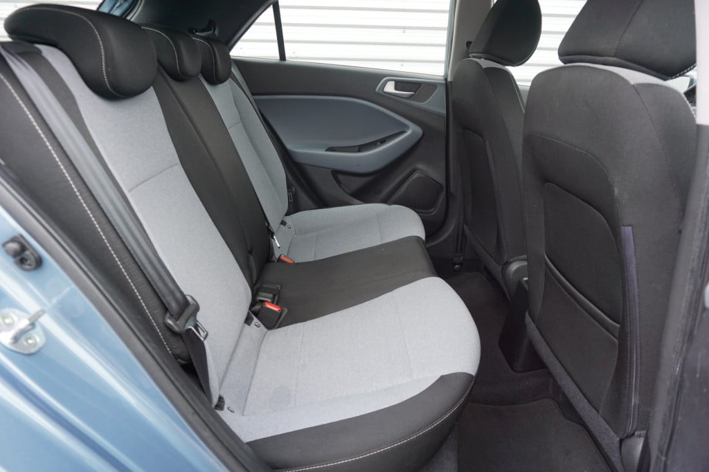 Hyundai I 20 1.2 hp i-motion airco / elektr/ ramen / cruise / lm velgen tre