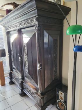 Te koop antieke Franse Linnenkast