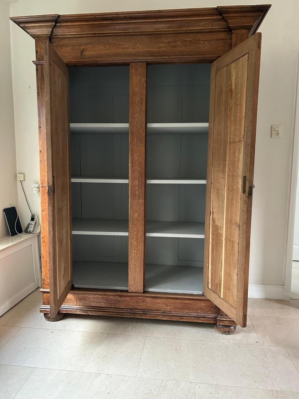 Massief eiken Duitse kast