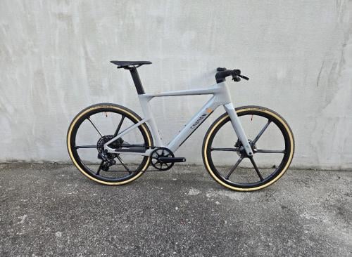 Te koop E-bike Canyon Roadlite: ON CF 9 Ltd. framemaat M