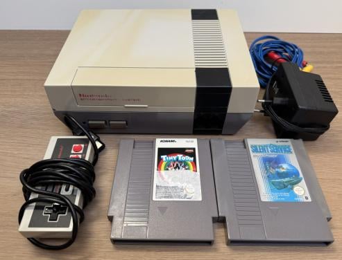 Nintendo NES | 2 Games | 1 controller | Adapter | AV-kabel
