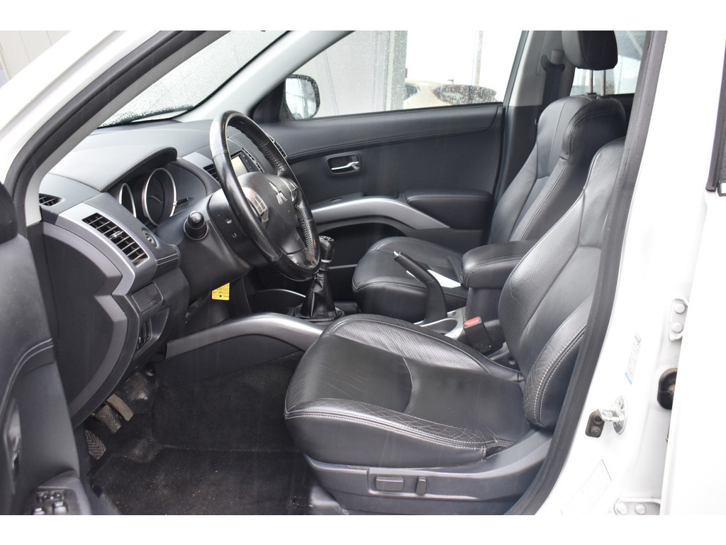 Mitsubishi Outlander outlander 2.2 di 4wd geel kenteken leder, navi, camera