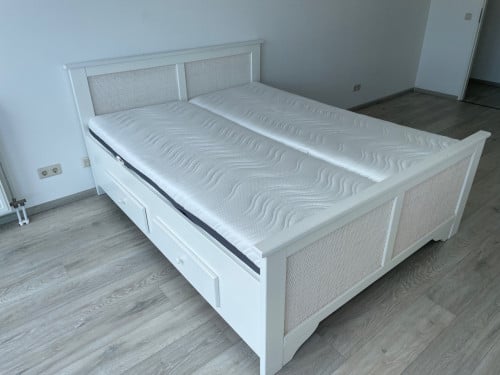 Gratis Ophalen Tweepersoons Houten Bed inclusief matrassen