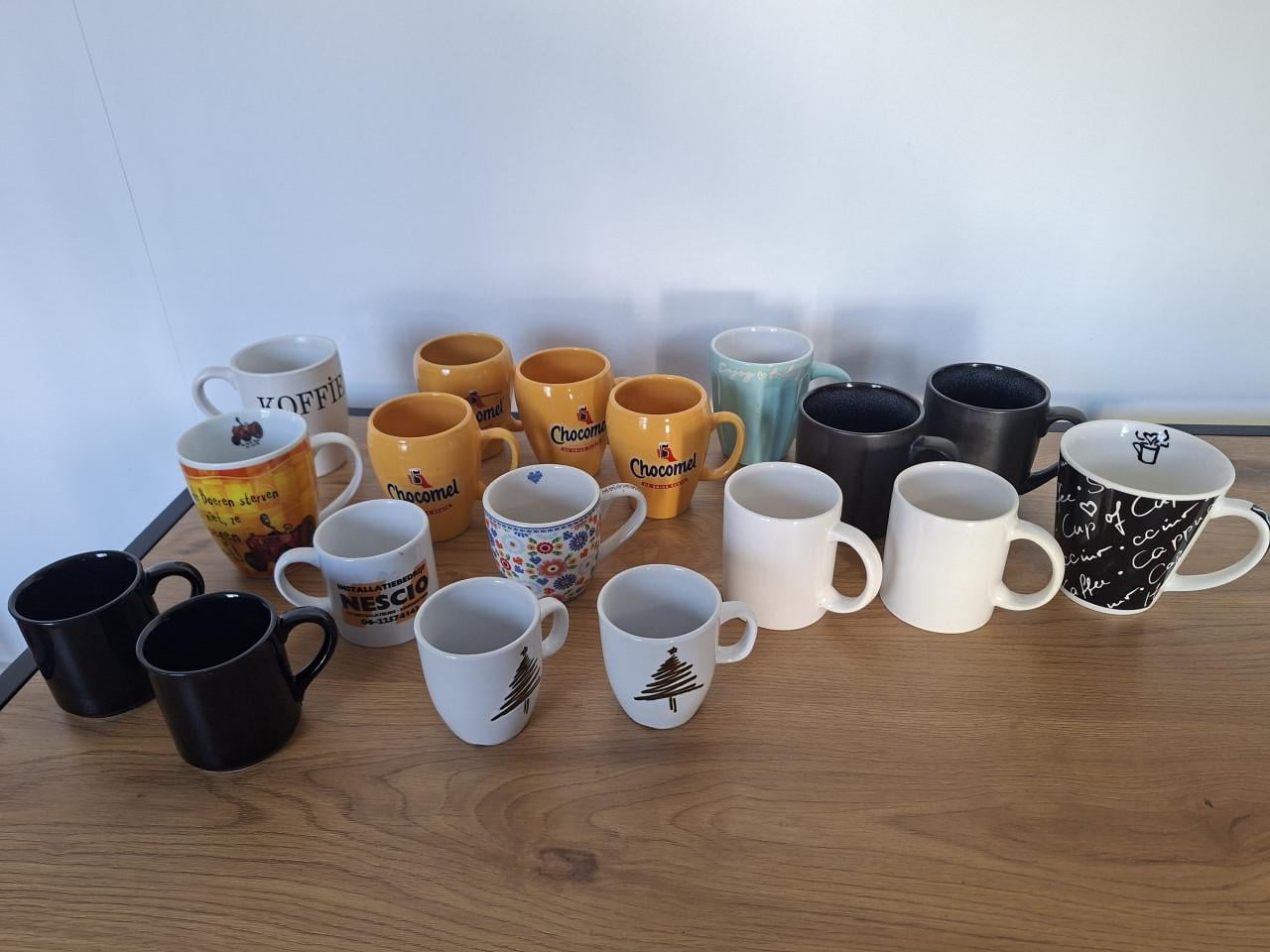 Opruiming kopjes en mokken