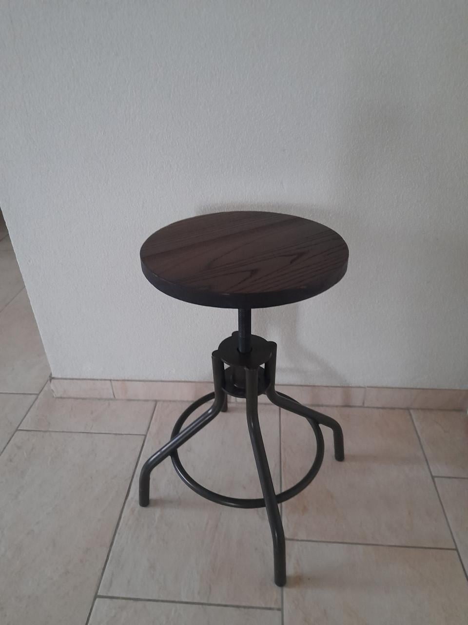 Vintage draai kruk (in hoogte verstelbaar (in goede nette staat)