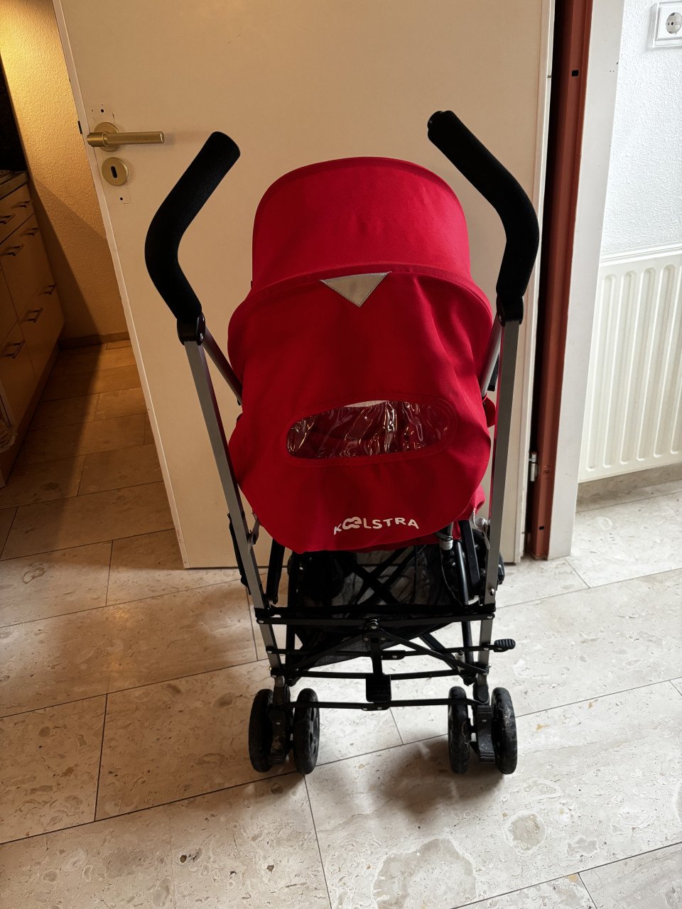 Buggy van Koelstra in rood