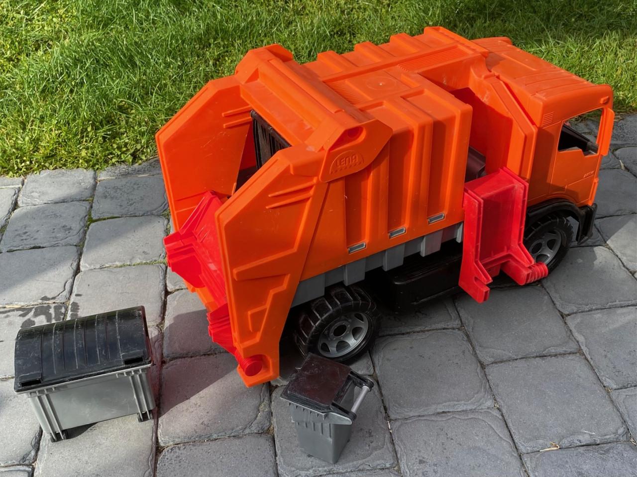 Grote Vuilniswagen met 2 Containers