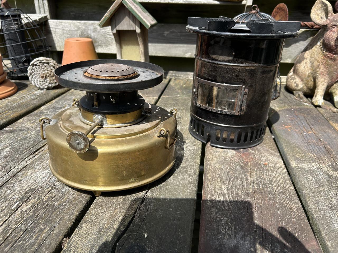 Antiek petroleumstel/kacheltje.