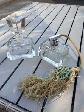 Prachtig 2 delige antiek kristallen parfumstel in goede staat...