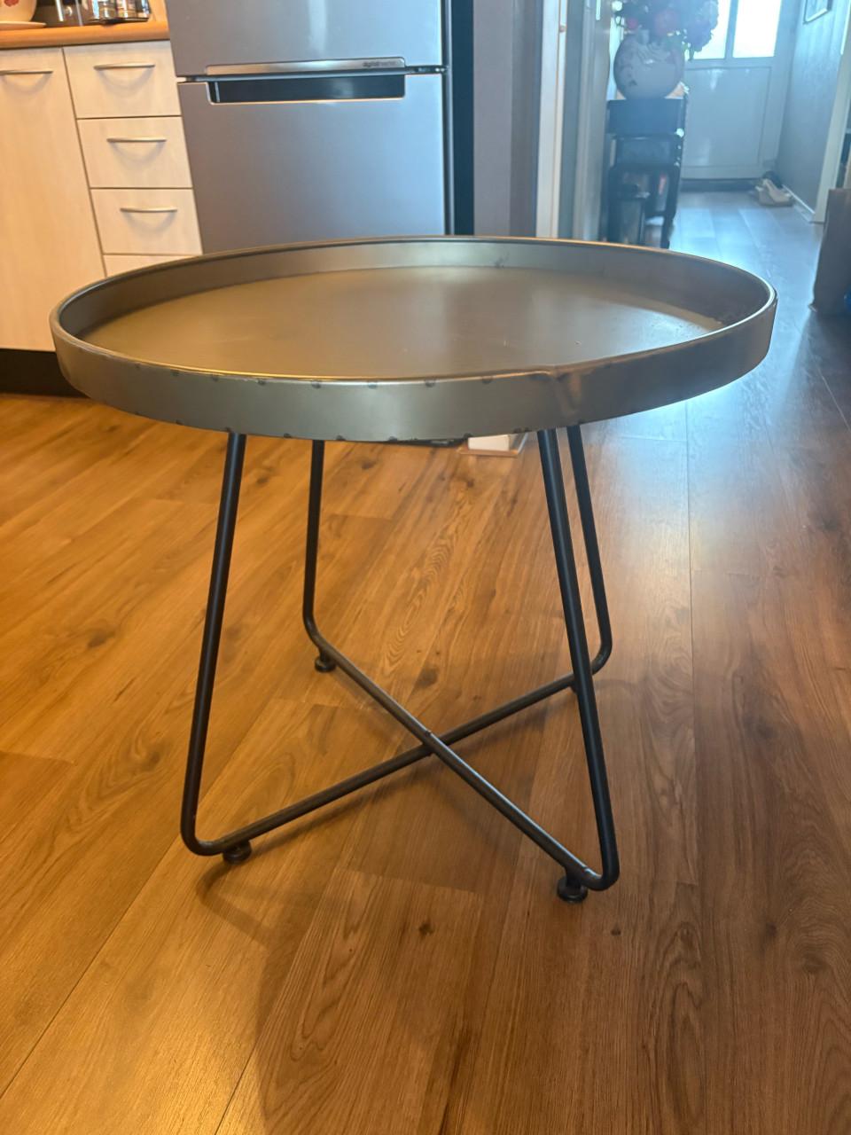 Rond tafeltje met brons metalen blad