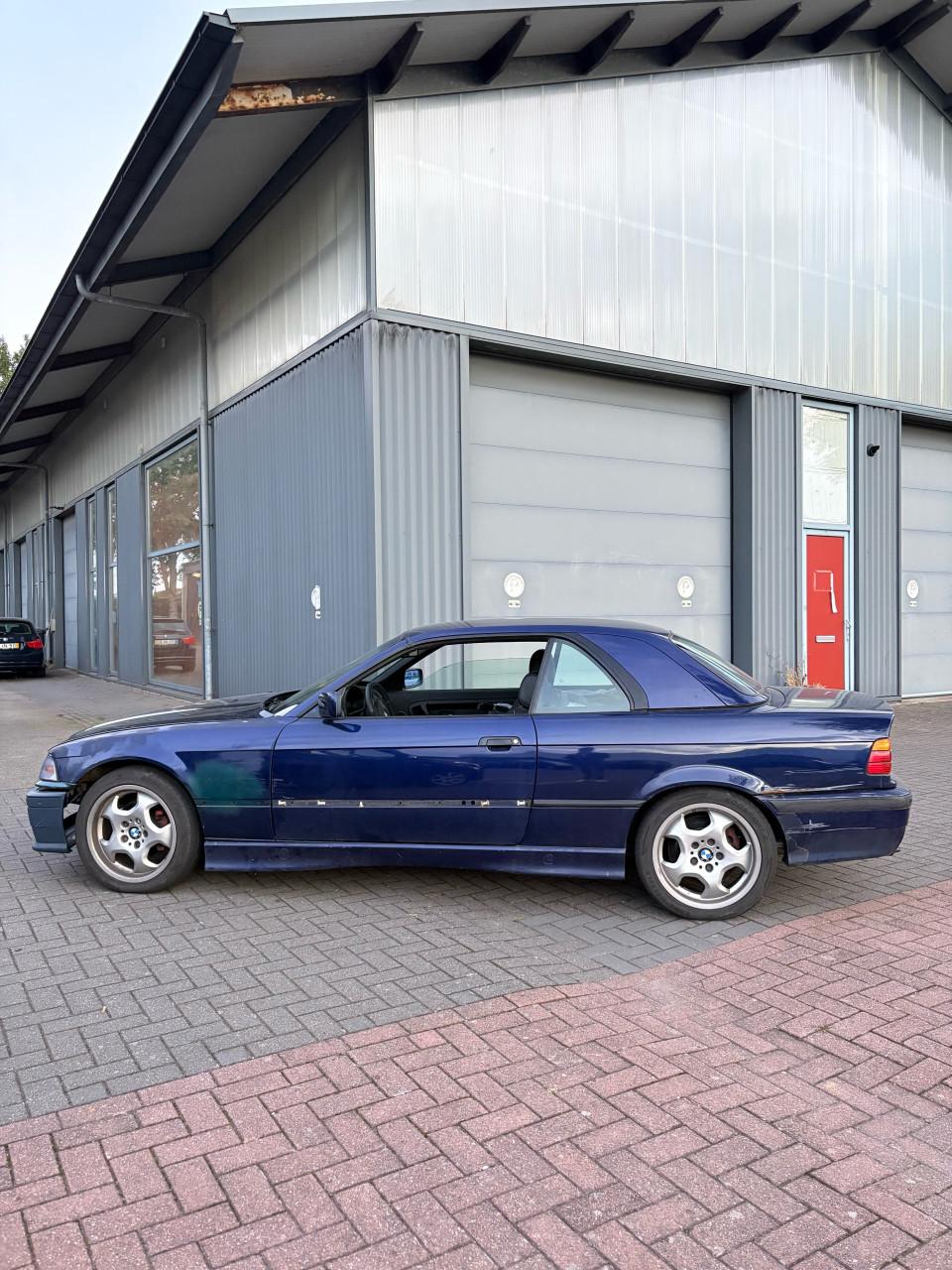 BMW 3-Serie 2.0 I 320 Cabriolet 1996 Blauw PROJECT