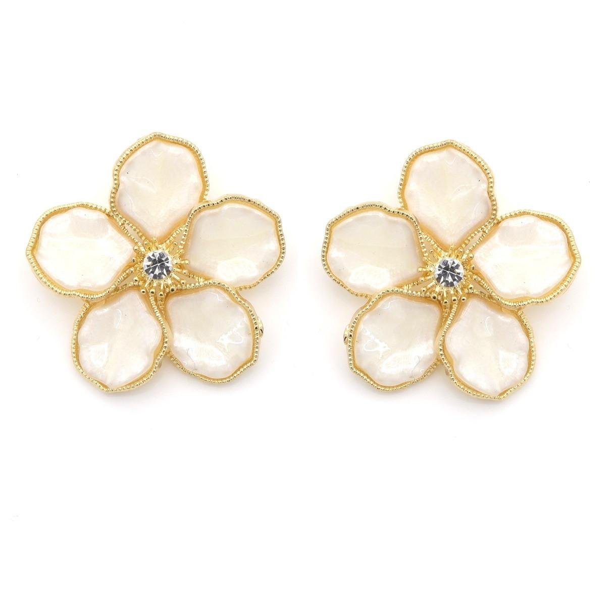 Oorclips wit met bloemdesign in goudkleurige omlijsting