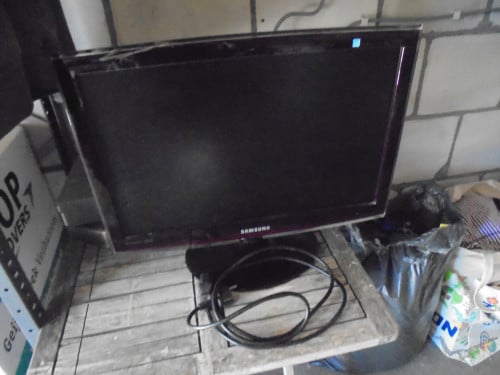 Samsung TV 50 cm.