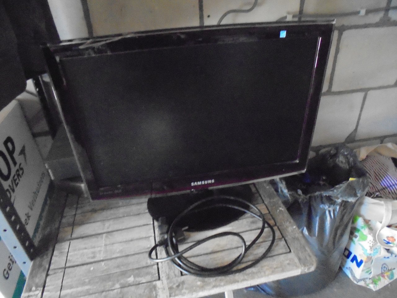 Samsung TV 50 cm.
